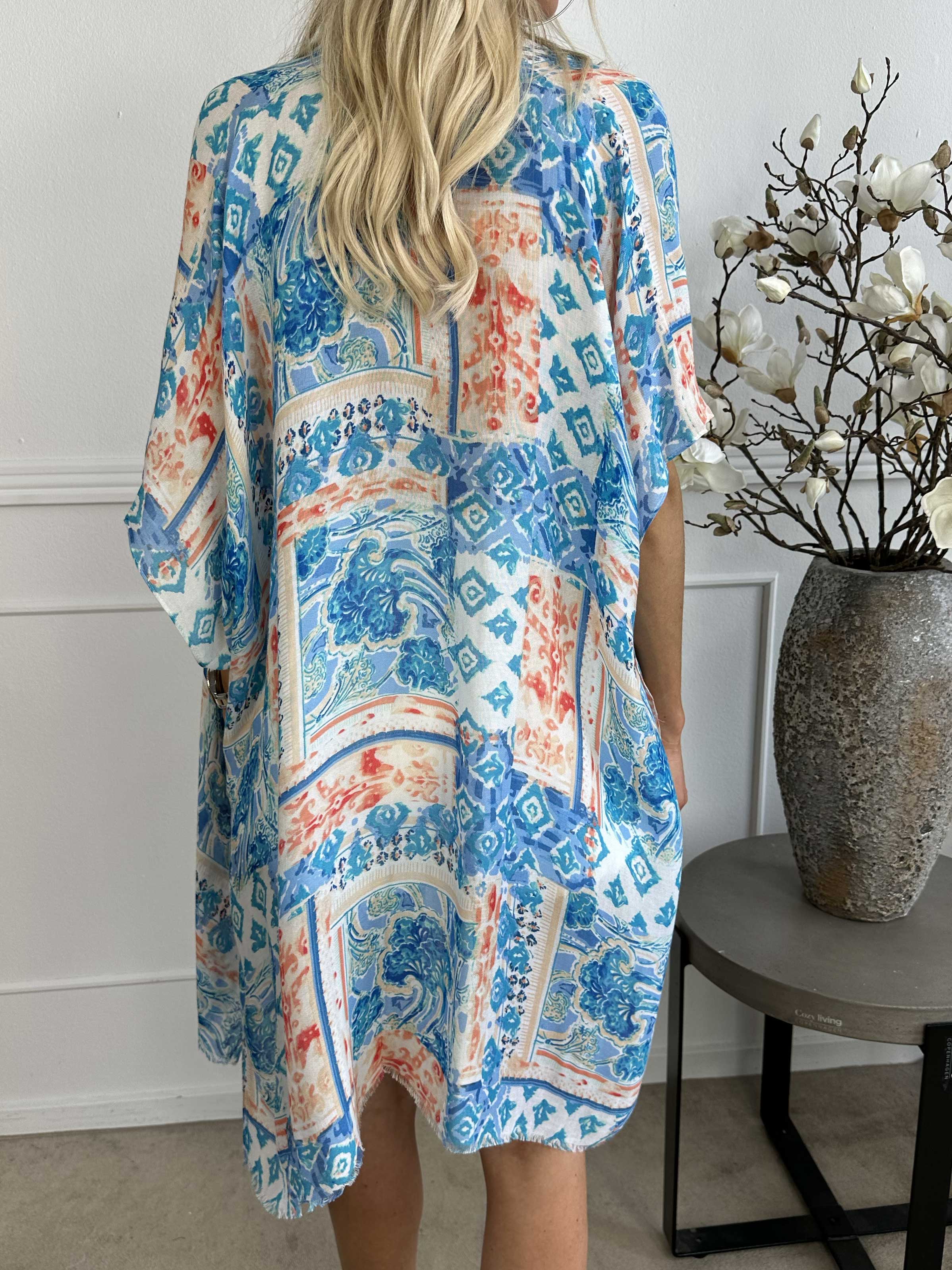 Alexandrine - Let og luftig kimono i bomuld